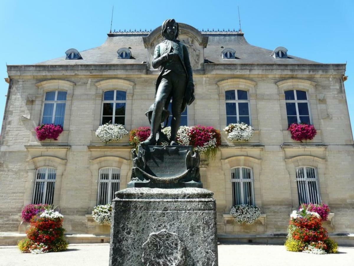 Le Jardin D'Odette Yevres-le-Petit Exterior foto